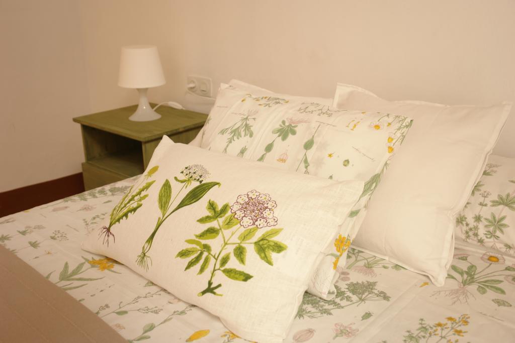 Hostal Parellades Sitges Luaran gambar