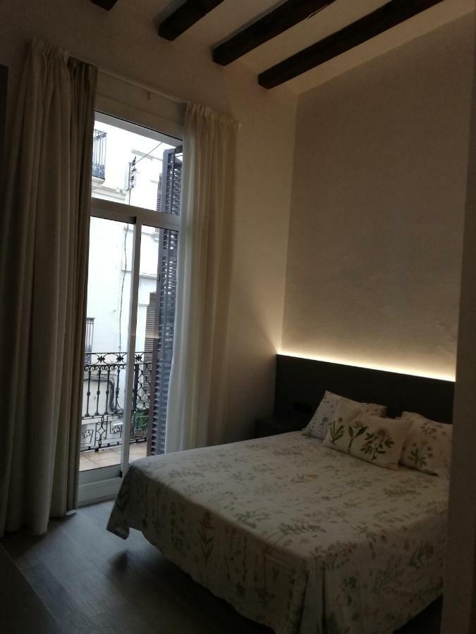 Hostal Parellades Sitges Luaran gambar