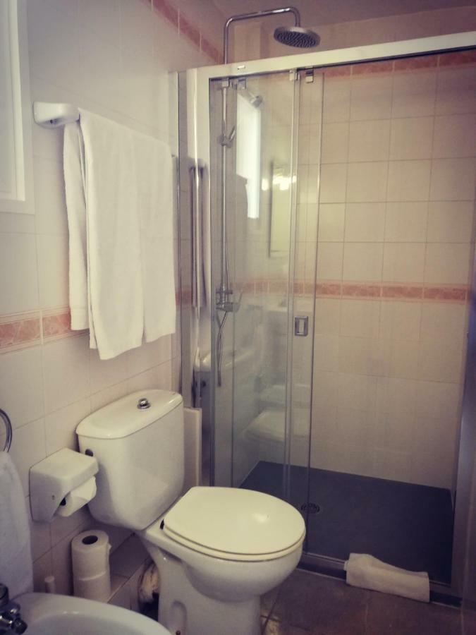 Hostal Parellades Sitges Luaran gambar