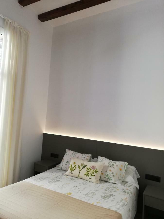 Hostal Parellades Sitges Luaran gambar