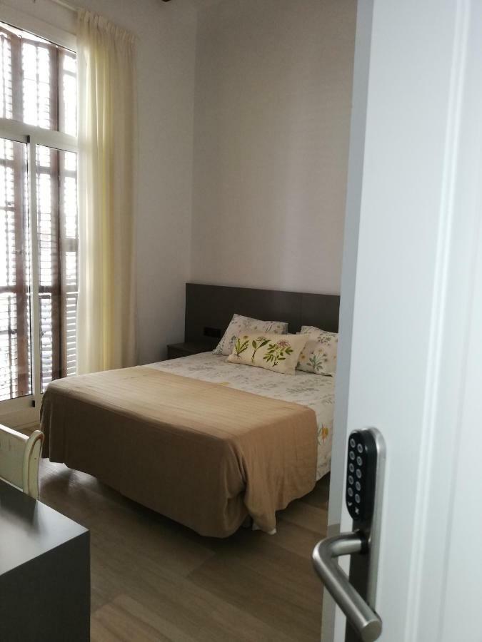 Hostal Parellades Sitges Luaran gambar